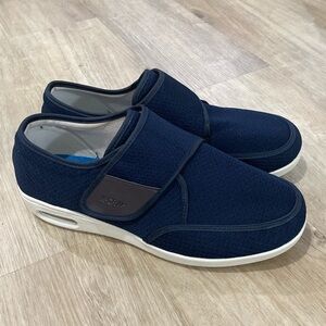 NEW Men’s X-Grip Adjustable Closure Wide Width Diabetic Walking Shoes